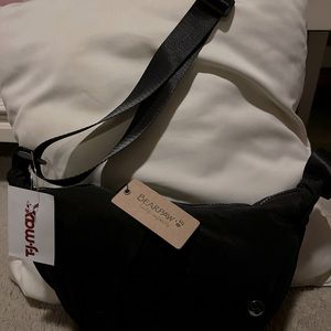 NWT Black Nylon BEARPAW crescent shaped bag with Adjustable strap
